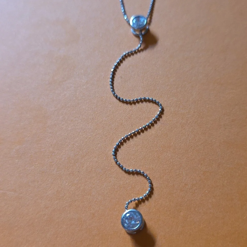 925 Elegant Silver Necklace with Crystal Accents - Picture 2 of 4